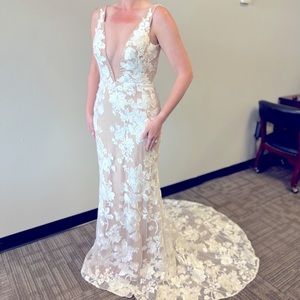 Brand New Olia Zavozina Wedding Dress